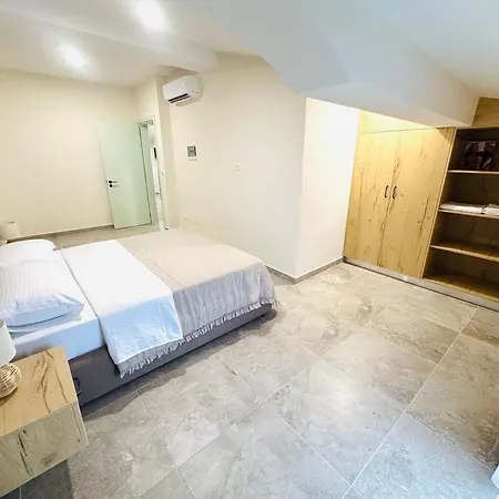 Apartment Tanushi *